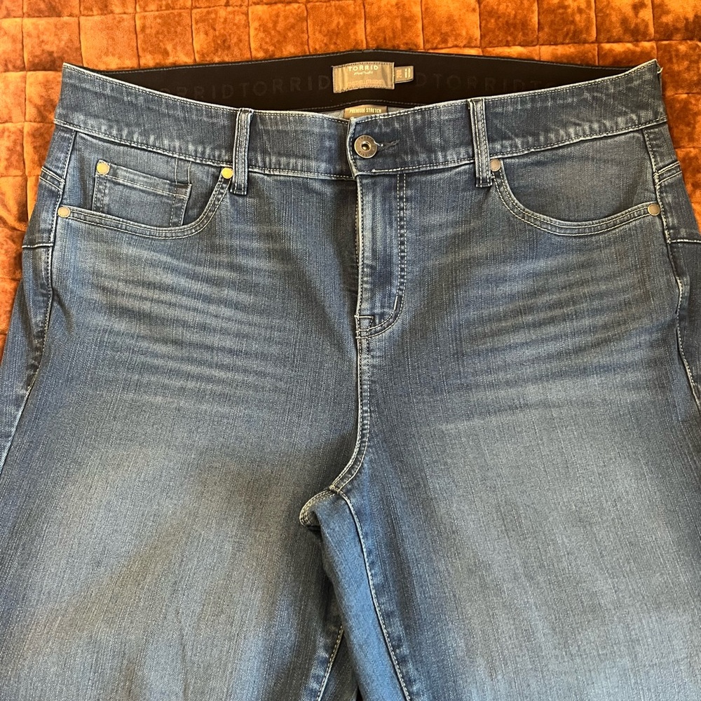 Torrid Women's Bombshell straight Blue Jeans